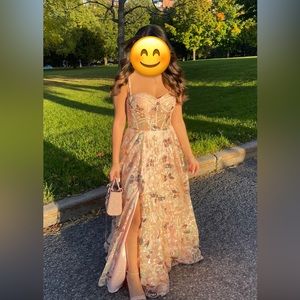 Beautiful pink dress with floral appliqué